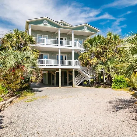 Coastal Living By Oak Island Accommodations